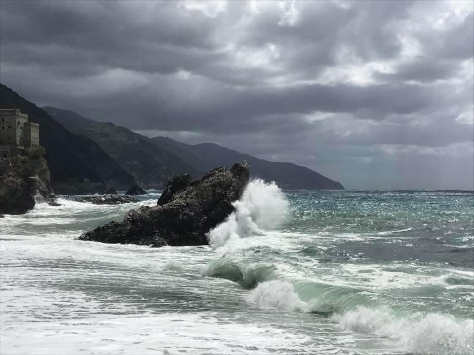 Appartamento Jolie - Vicino Alle Spiagge Con Ac Monterosso al Mare Luaran gambar